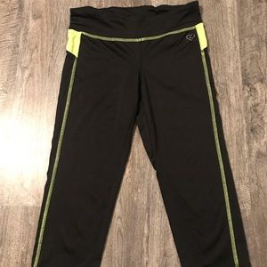 Workout Pants / Calf Length